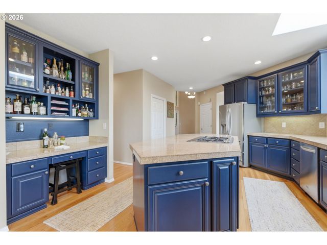 1520 EASTVIEW Ct, Lake Oswego, OR 97034