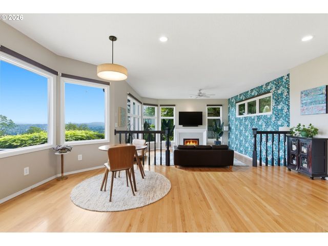 1520 EASTVIEW Ct, Lake Oswego, OR 97034