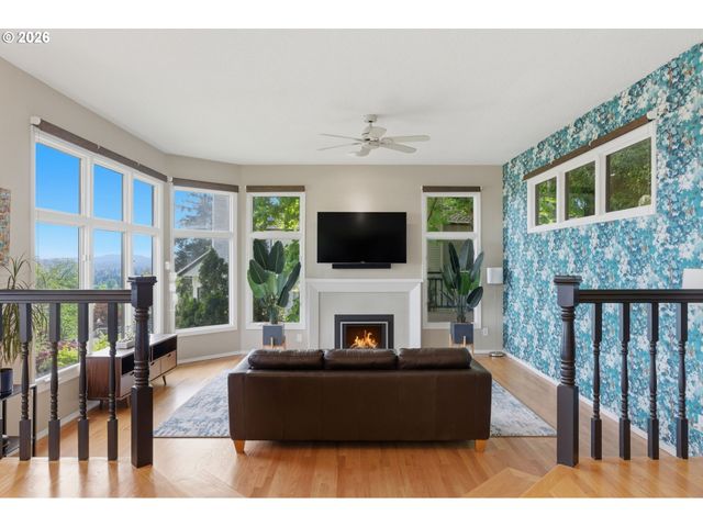 1520 EASTVIEW Ct, Lake Oswego, OR 97034
