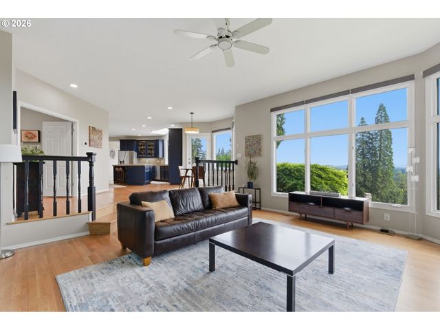 1520 EASTVIEW Ct, Lake Oswego, OR 97034