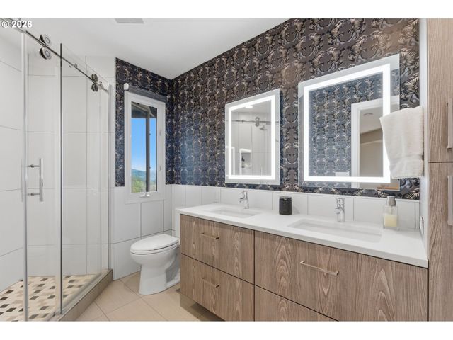 1520 EASTVIEW Ct, Lake Oswego, OR 97034