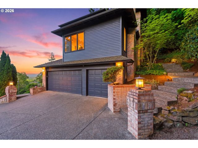 1520 EASTVIEW Ct, Lake Oswego, OR 97034