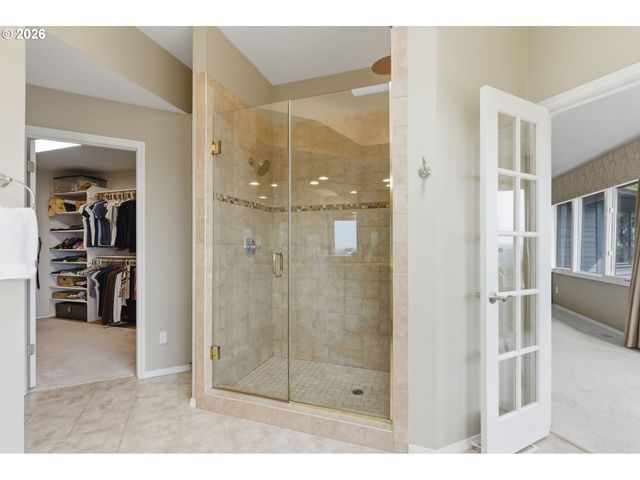 1520 EASTVIEW Ct, Lake Oswego, OR 97034