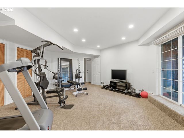 1520 EASTVIEW Ct, Lake Oswego, OR 97034