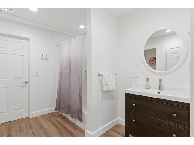 1520 EASTVIEW Ct, Lake Oswego, OR 97034