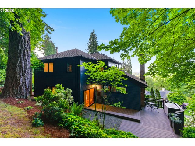 1520 EASTVIEW Ct, Lake Oswego, OR 97034