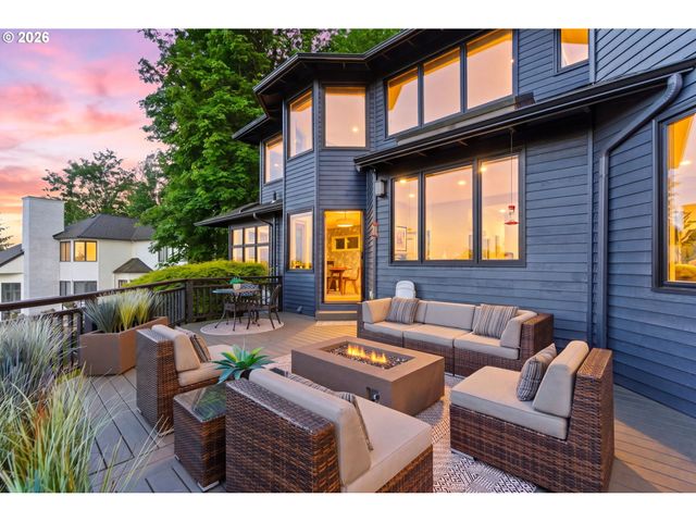 1520 EASTVIEW Ct, Lake Oswego, OR 97034