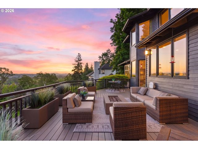 1520 EASTVIEW Ct, Lake Oswego, OR 97034