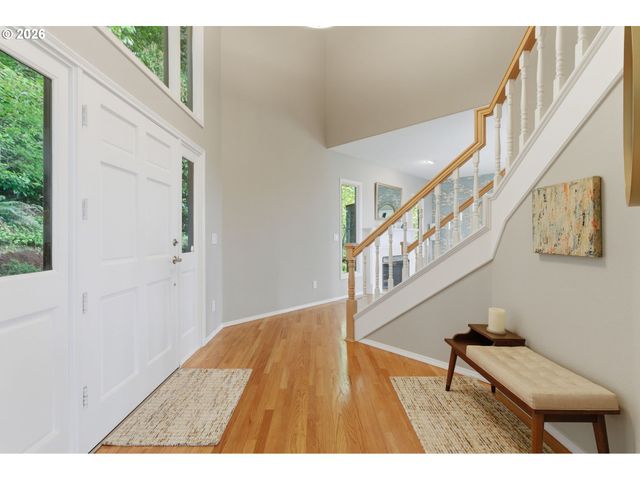 1520 EASTVIEW Ct, Lake Oswego, OR 97034