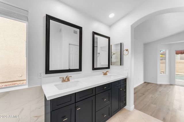 15635 S 37TH Way, Phoenix, AZ 85048