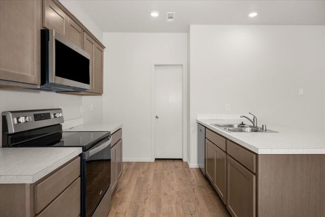 1573 E A St, Deer Park, WA 99006