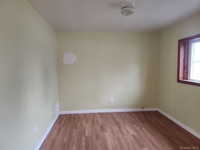 624 Montauk Highway, West Islip, NY 11795