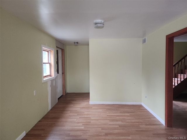 624 Montauk Highway, West Islip, NY 11795