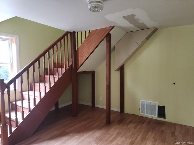 624 Montauk Highway, West Islip, NY 11795