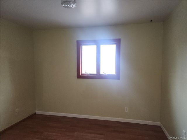 624 Montauk Highway, West Islip, NY 11795