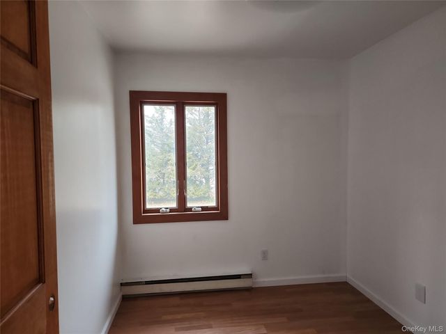 624 Montauk Highway, West Islip, NY 11795