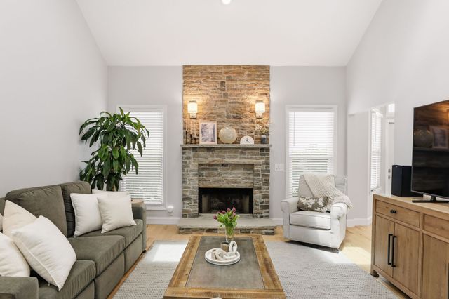516 Stratford Ct, Franklin, TN 37069