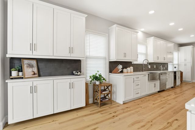 516 Stratford Ct, Franklin, TN 37069