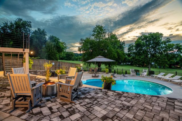 516 Stratford Ct, Franklin, TN 37069