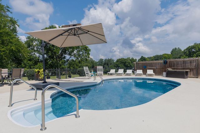 516 Stratford Ct, Franklin, TN 37069