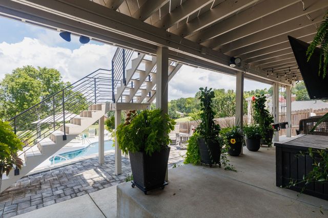 516 Stratford Ct, Franklin, TN 37069