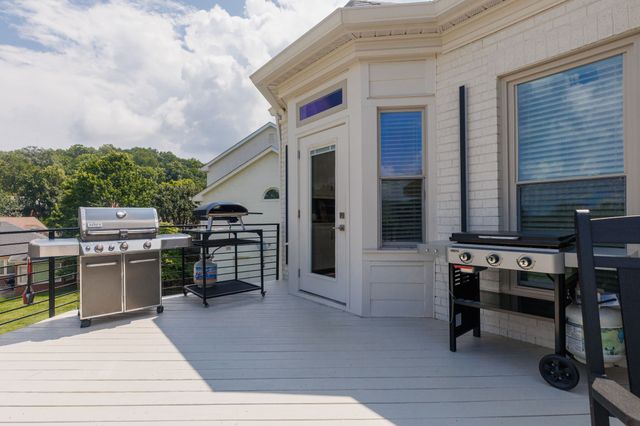 516 Stratford Ct, Franklin, TN 37069