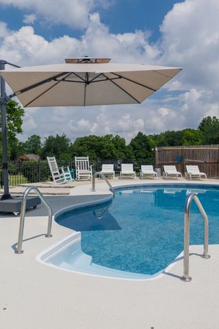 516 Stratford Ct, Franklin, TN 37069