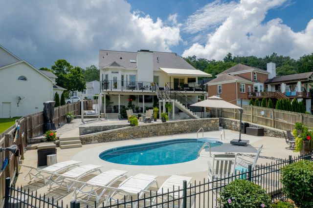 516 Stratford Ct, Franklin, TN 37069