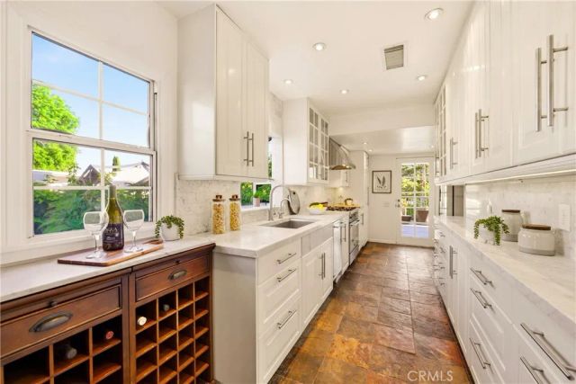 3718 2nd, La Crescenta, CA 91214
