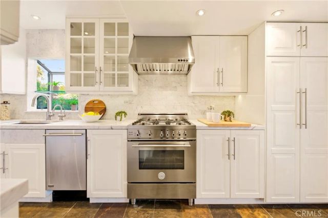 3718 2nd, La Crescenta, CA 91214