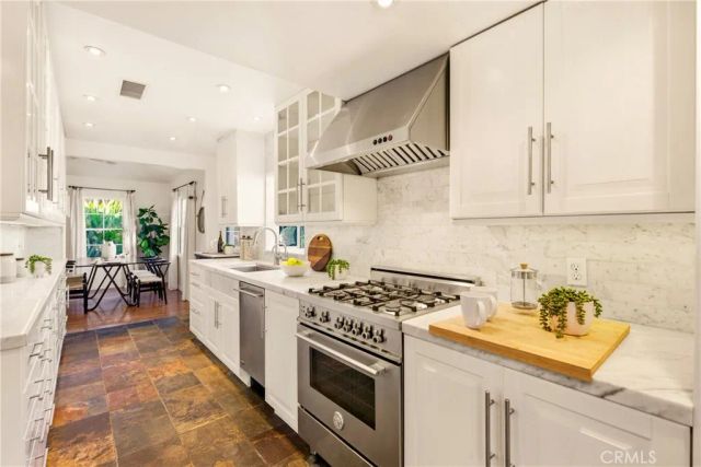 3718 2nd, La Crescenta, CA 91214