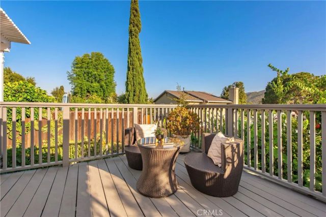 3718 2nd, La Crescenta, CA 91214