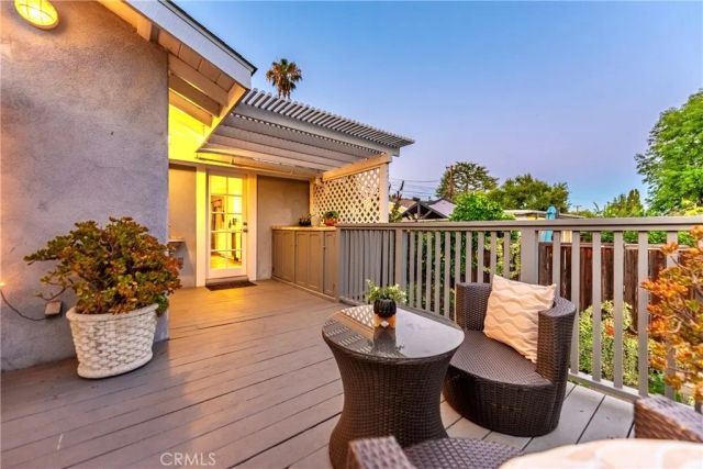 3718 2nd, La Crescenta, CA 91214