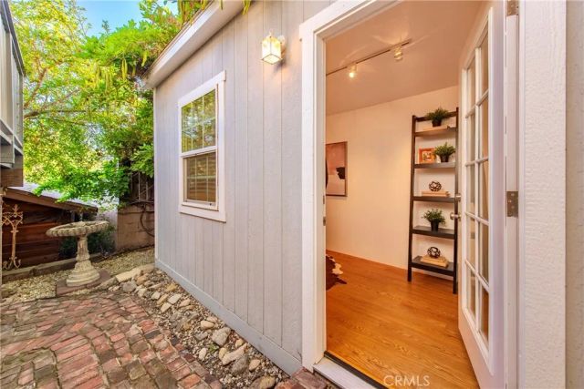 3718 2nd, La Crescenta, CA 91214