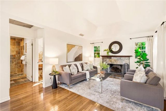 3718 2nd, La Crescenta, CA 91214