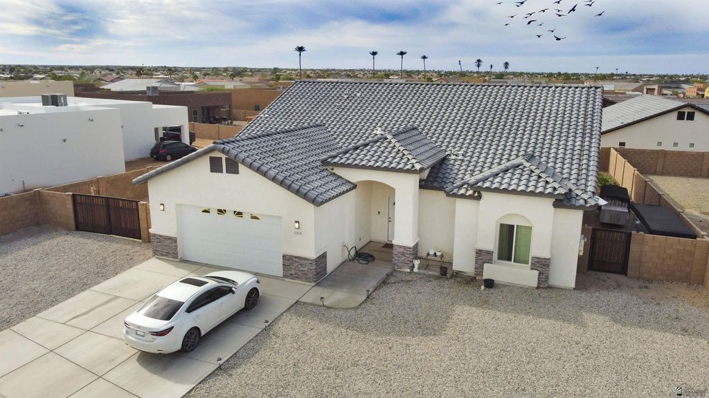 12828 S Drucilla Ln, Yuma, AZ 85367