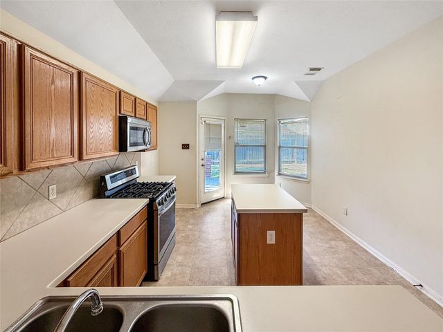 1831 Mickle Creek Drive, Houston, TX 77049