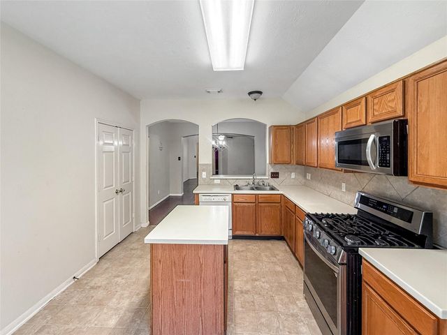 1831 Mickle Creek Drive, Houston, TX 77049