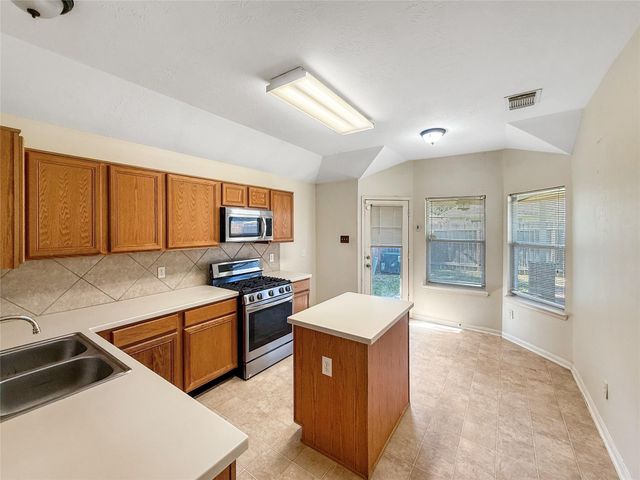 1831 Mickle Creek Drive, Houston, TX 77049