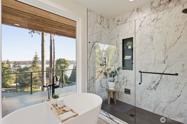 10719 Lake View Drive, Lake Stevens, WA 98258