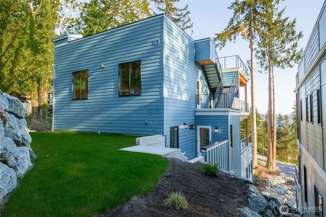 10719 Lake View Drive, Lake Stevens, WA 98258