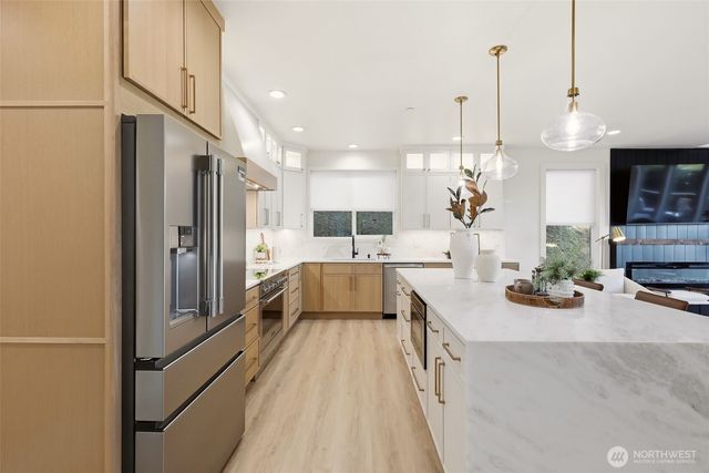 10719 Lake View Drive, Lake Stevens, WA 98258
