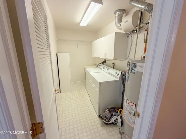 18 Eaton Court, Jackson, NJ 08527