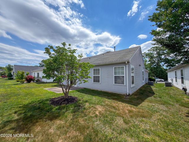 18 Eaton Court, Jackson, NJ 08527
