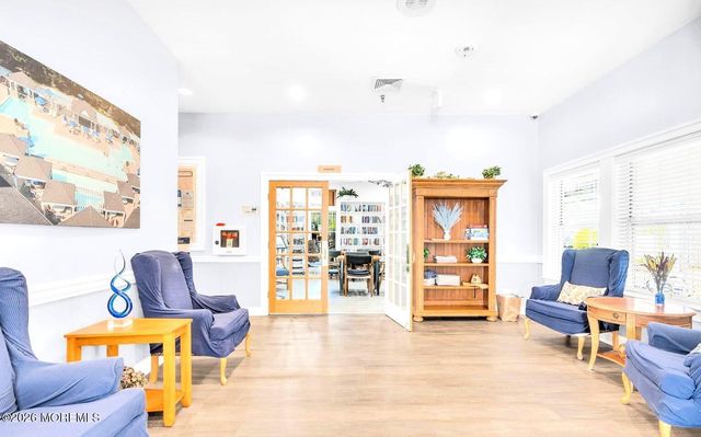 18 Eaton Court, Jackson, NJ 08527