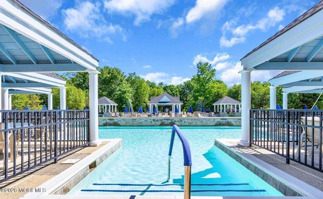 18 Eaton Court, Jackson, NJ 08527