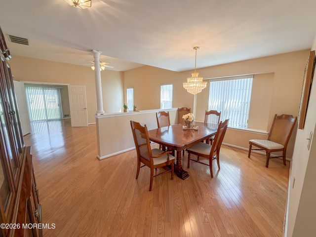 18 Eaton Court, Jackson, NJ 08527