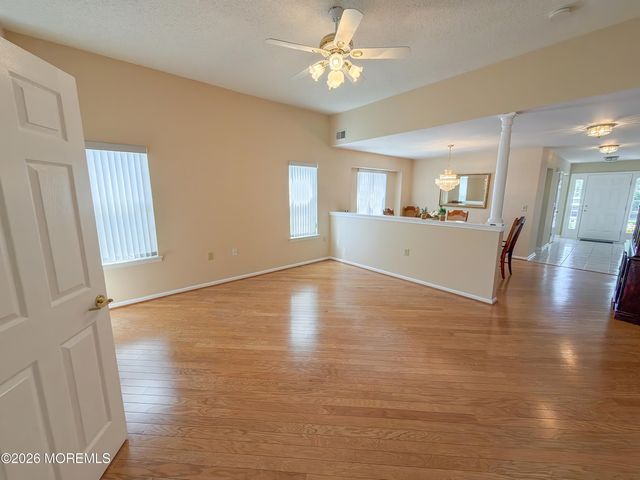 18 Eaton Court, Jackson, NJ 08527