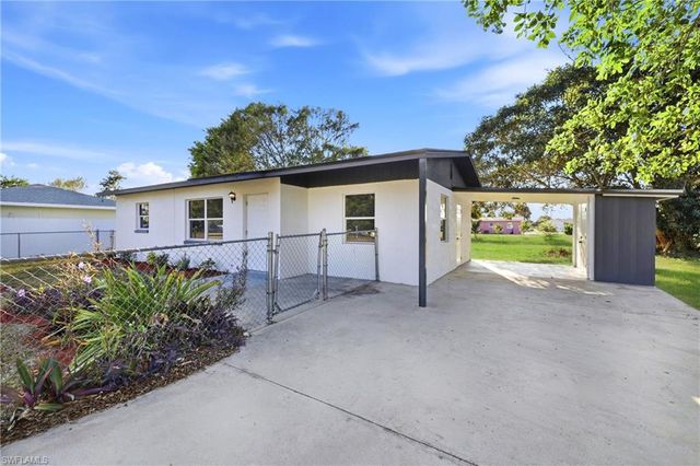 123 Connecticut RD, Lehigh Acres, FL 33936