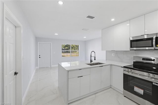 123 Connecticut RD, Lehigh Acres, FL 33936